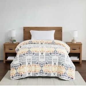 Pendleton Fleece Plush Blanket Velvety Soft Queen Size NEW